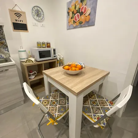 La Casetta Di Leo Apartment